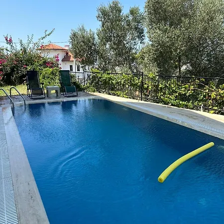 וילה Oktapolis *